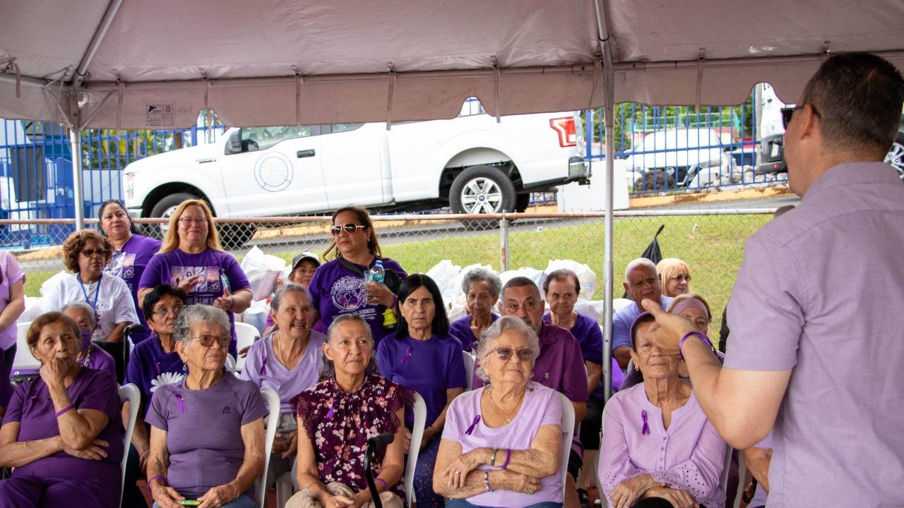 Participantes del Centro Cidreño de la Eterna Primavera durante la actividad