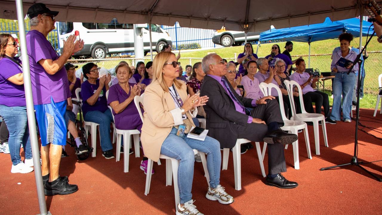 Público asistente a la actividad del Día Mundial del Alzheimer en Cidra