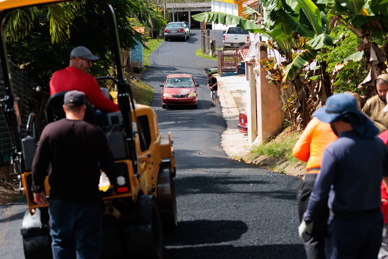 Caminos que Avanzan: más de $160,000 para repavimentar caminos municipales